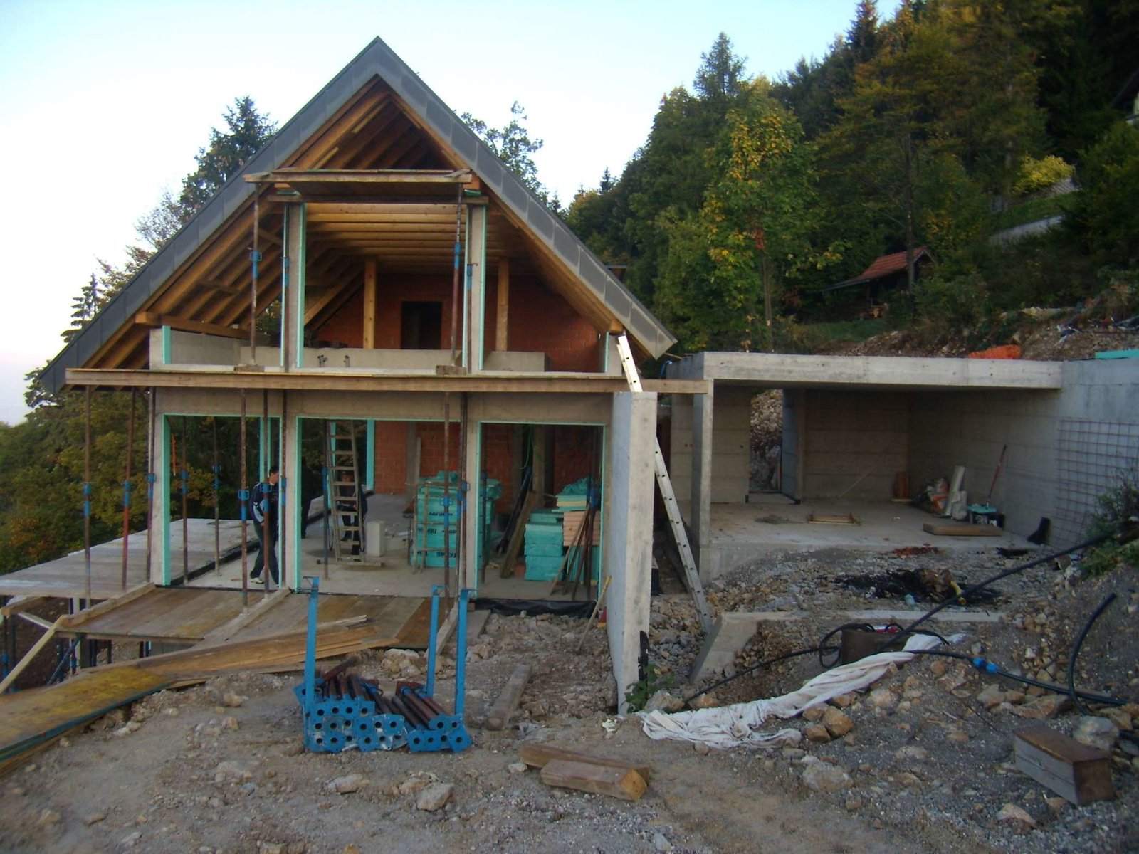 Haus vor Einbau von Fenstern der Firma Haus & Garten