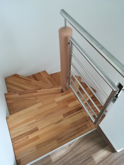 Treppe der Firma Haus & Garten